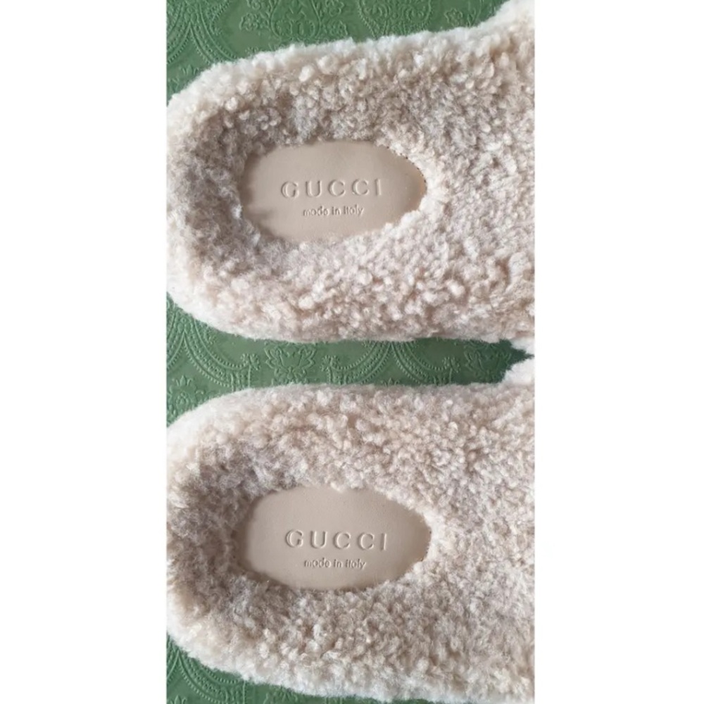 ❌ SOLD ❌ GUCCI Interlocking GG Logo Shearling Slides - Picture 5 of 8
